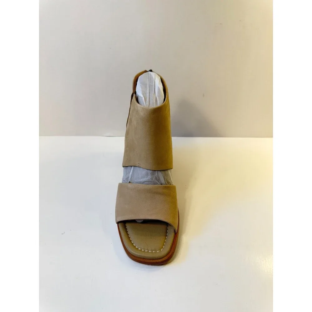 Soft Womens Block Heels Beige Suede US 8.5